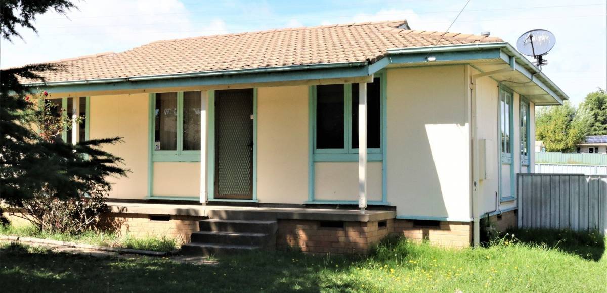 14 Algona  Crescent, Orange, NSW 2800 AUS